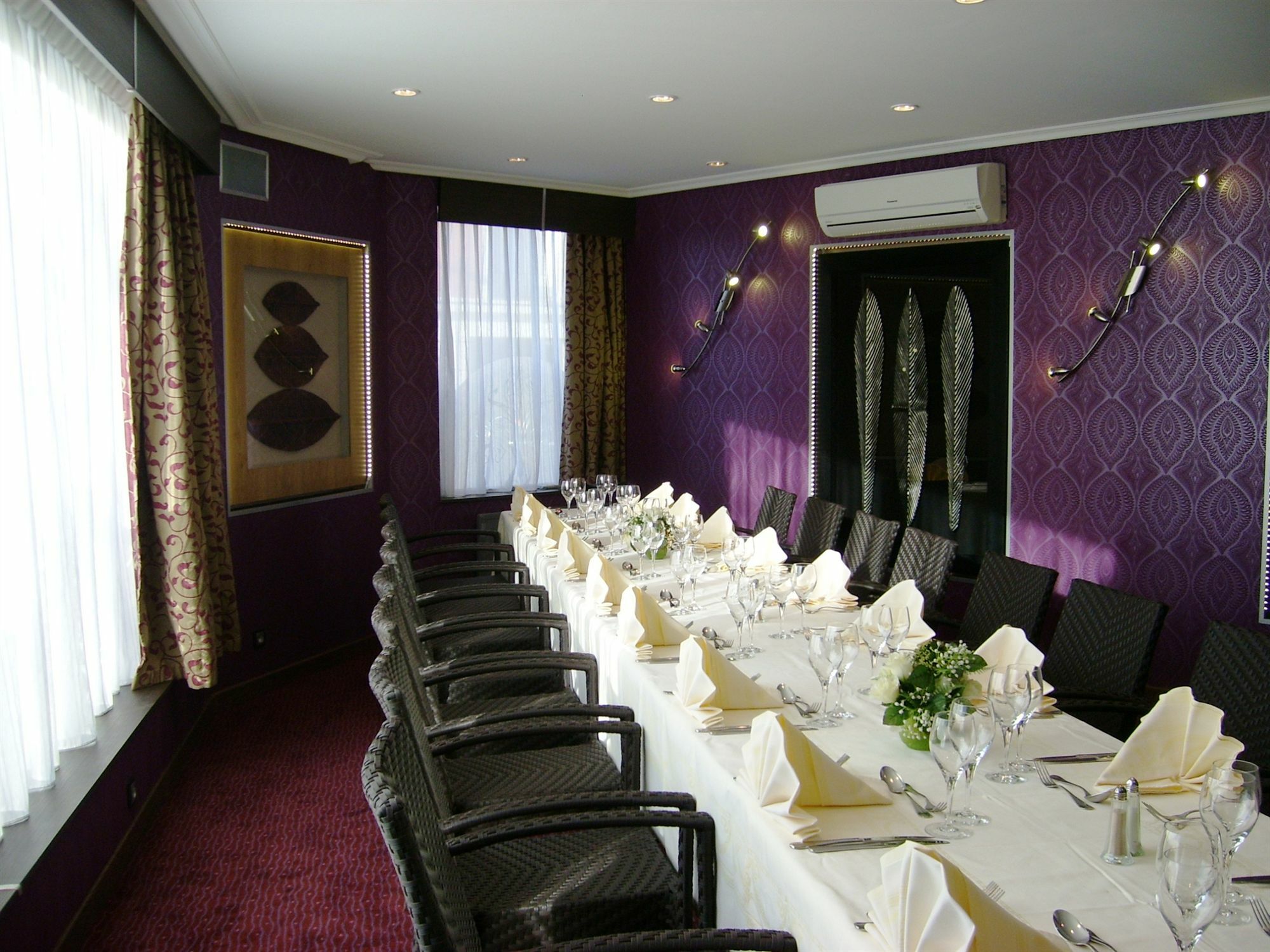Le Grand Hotel Valenciennes Exterior photo